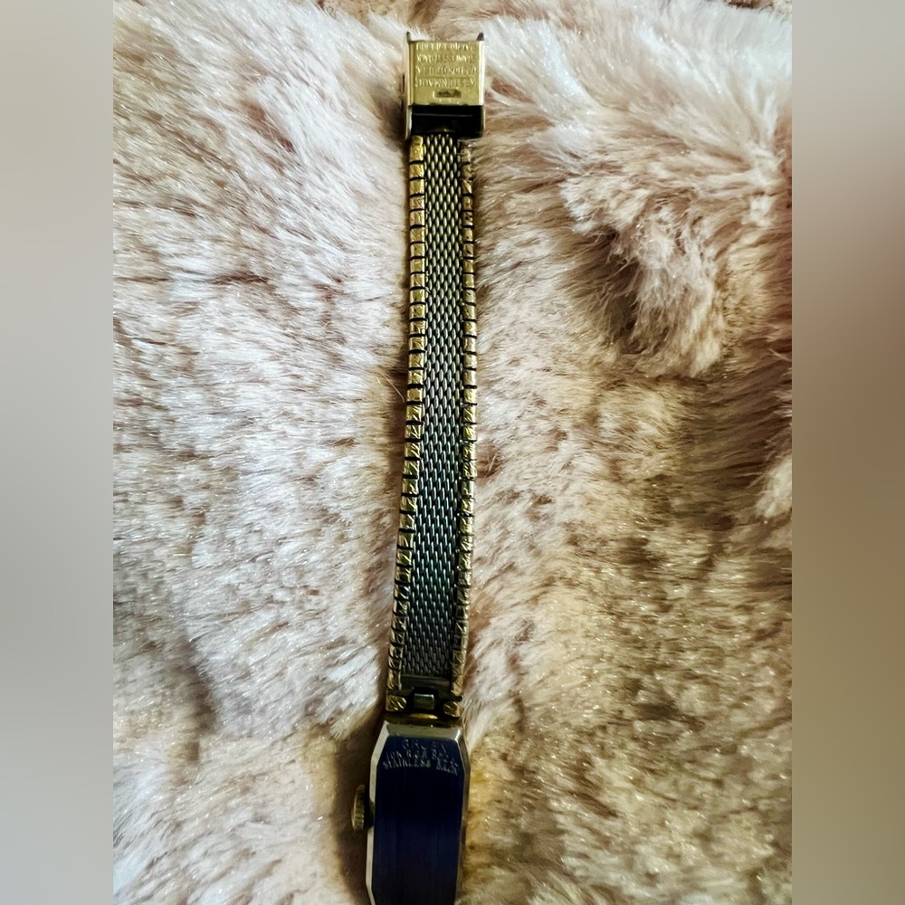 Vintage  10k Gold Women's Gruen 17 Jewels Watch - Picture 9 of 11